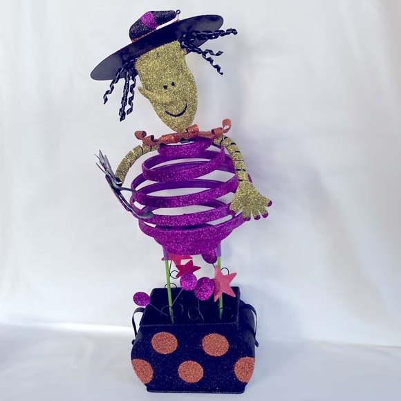 Gently Used Like New Very Pretty Unique Classic Halloween Decor. - Picture 3 of 9